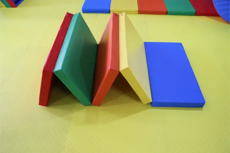 XOT XIN OUTAI prohlubuje výzkum a vývoj produktů a poskytuje přizpůsobená řešení měkkého vybavení pro globální dětské sportovní instituce